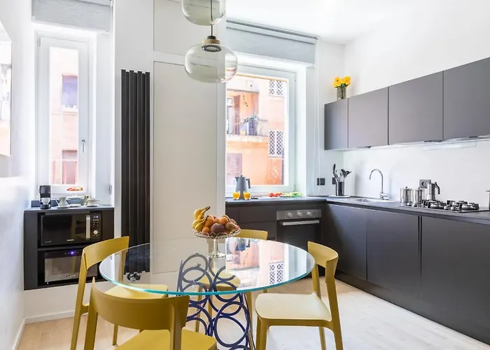 Romac Trinity - 3bdr With Sauna & Jacuzzi In Campo De Fiori Apartment *