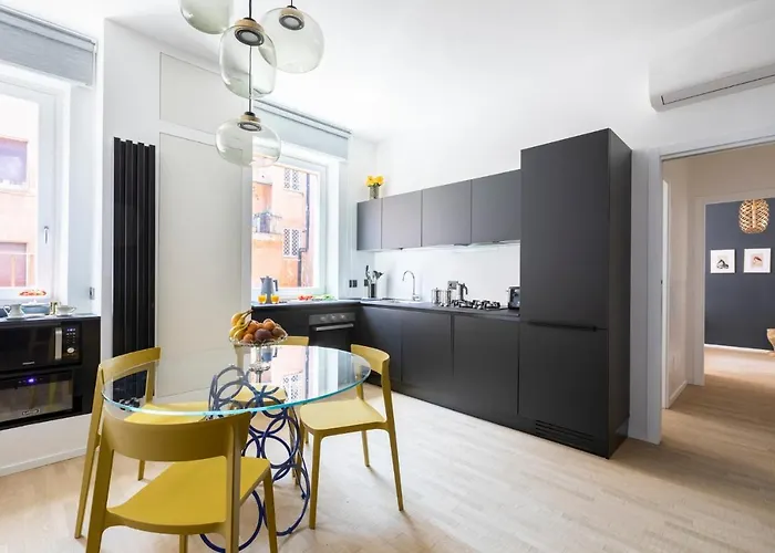 Romac Trinity - 3bdr With Sauna & Jacuzzi In Campo De Fiori Apartment