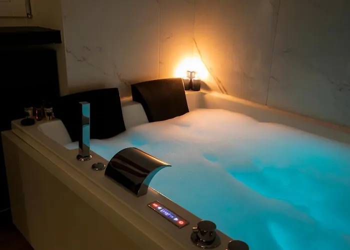 Romac Trinity - 3bdr With Sauna & Jacuzzi In Campo De Fiori