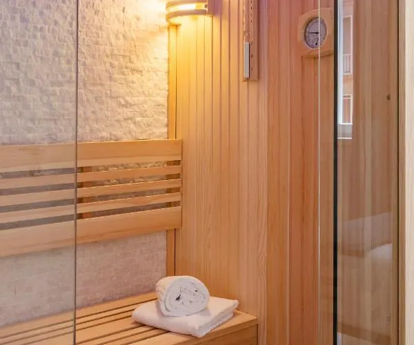 Apartment Romac Trinity - 3bdr With Sauna & Jacuzzi In Campo De Fiori Rom